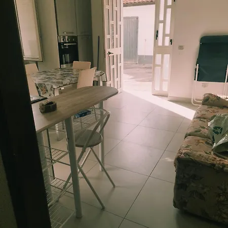 Con Matrimoniale E Divano Letto アパート *